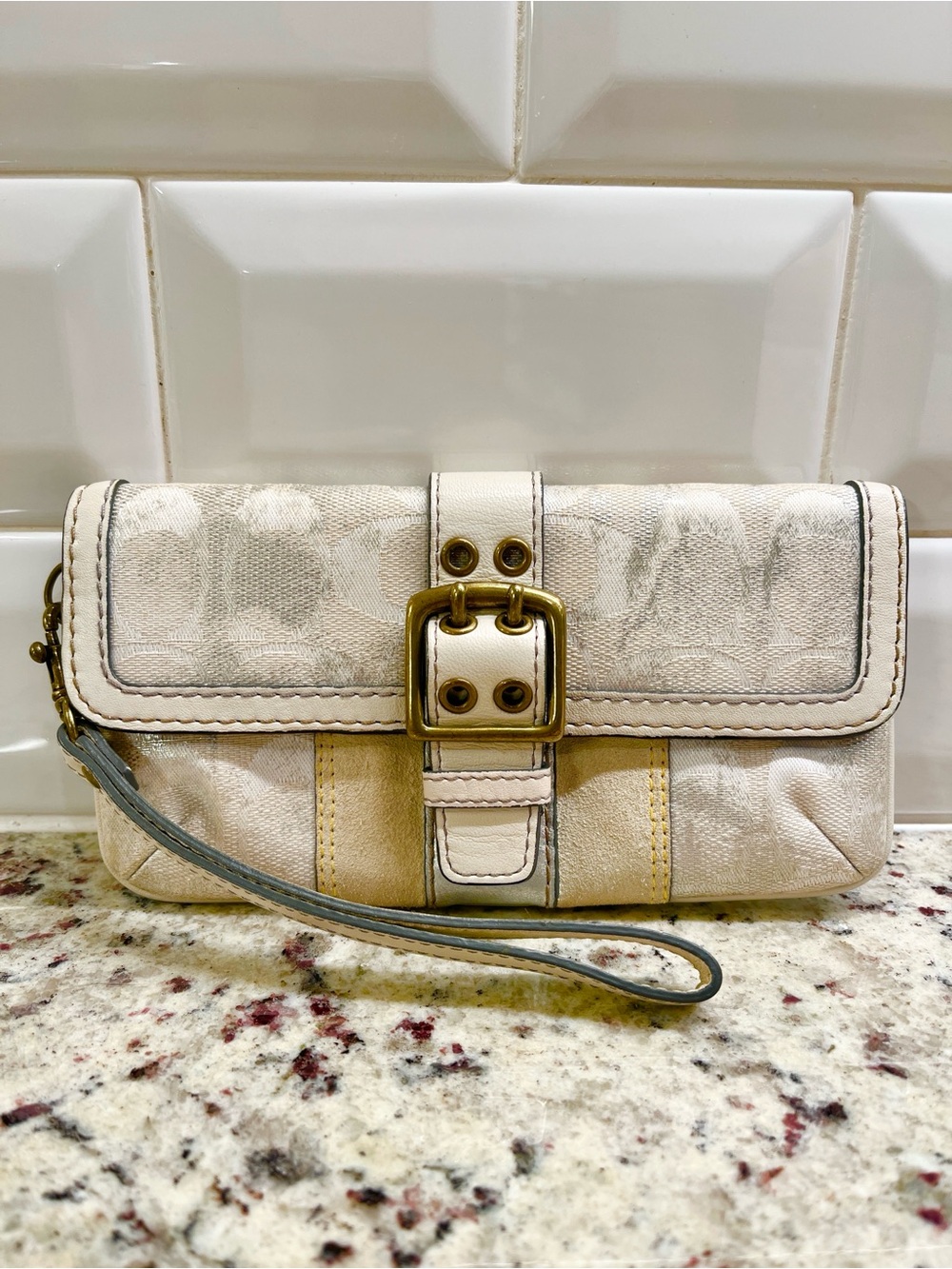 Coach Vintage Cream Metallic Tie Dye Clutch Wristlet EUC